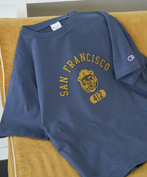 FREAK'S STORE(フリークスストア)の「限定展開 Champion × FREAK'S STORE/チャンピオン 別注 フロッキープリント ロゴ 半袖Tシャツ(Tシャツ/カットソー・レディース・ブラック/ライトグレー/ブルー/オフホワイト/ネイビー/モカ・フリ-)」の6枚目の写真