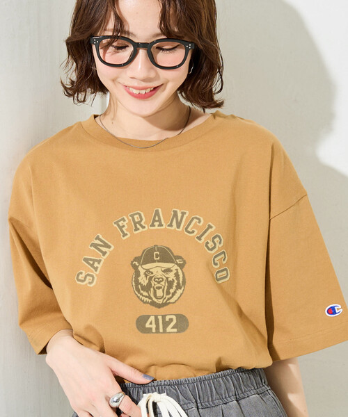 FREAK'S STORE(フリークスストア)の「限定展開 Champion × FREAK'S STORE/チャンピオン 別注 フロッキープリント ロゴ 半袖Tシャツ(Tシャツ/カットソー・レディース・ブラック/ライトグレー/ブルー/オフホワイト/ネイビー/モカ・フリ-)」の4枚目の写真