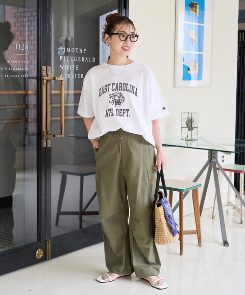 FREAK'S STORE(フリークスストア)の「限定展開 Champion × FREAK'S STORE/チャンピオン 別注 フロッキープリント ロゴ 半袖Tシャツ(Tシャツ/カットソー・レディース・ブラック/ライトグレー/ブルー/オフホワイト/ネイビー/モカ・フリ-)」の11枚目の写真