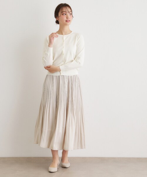 LAURA ASHLEY（ローラアシュレイ）の「【洗える／同素材アイテムあり】ソフトタッチ ニットカーディガン（カーディガン/ボレロ・レディース・オフホワイト/サックスブルー・38/40）」の4枚目の写真