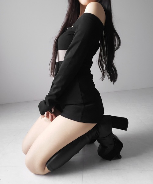 me+em select（ミームセレクト）の「【 ２color 】十字架クロスデザインカットアウトオフショルスリムトップス ／ cross design cutout offshoulder slim tops（Tシャツ/カットソー・レディース・グレー/ブラック・FREE）」の21枚目の写真