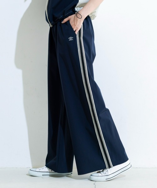 UMBRO(アンブロ)の「【UMBRO】ラインナイロンワイドパンツ (アンブロ/umbro/UNDOVEオリジナル/UNDOVE限定/ワンポイント刺繍/ラインパンツ/限定展開/防シワ/はっ水/UV/ストレッチ/接触冷感/洗濯機OK)(その他パンツ・レディース・ネイビー・SMALL/MEDIUM/LARGE/X-LARGE)」の6枚目の写真