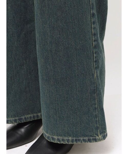 CALNAMUR（カルナムール）の「オーバーダイバックリボンデニムパンツ（デニムパンツ・レディース・ブラック/ブルー・X-SMALL/SMALL/MEDIUM）」の3枚目の写真