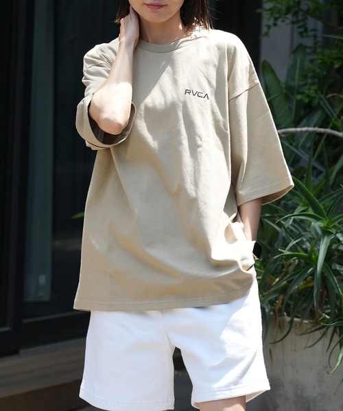 RVCA（ルーカ）の「RVCA メンズ BACK SIDE ARCH SS Tシャツ 【2026年春夏モデル】/ルーカバックプリント半袖Tシャツ（Tシャツ/カットソー・メンズ・カーキ/ブラック系その他2/ホワイト・MEDIUM/LARGE/SMALL/X-LARGE）」の20枚目の写真