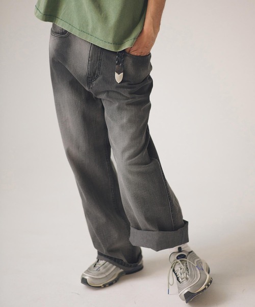 ADAM PATEK(アダムパテック)の「mp14762-aged finish denim pant デニムパンツ(AP2618036)(デニムパンツ・メンズ・ブラック/ブルー・3/2/1)」の1枚目の写真