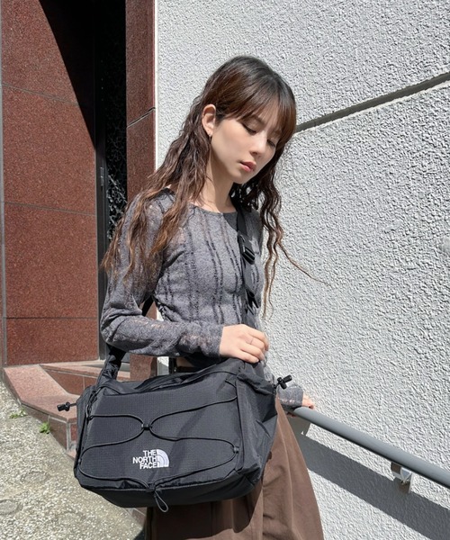 THE NORTH FACE(ザノースフェイス)の「◇THE NORTH FACE◇ WHITE LABEL 正規品/ボレアリス ショルダー バッグ BOREALIS SHOULDER BAG(メッセンジャーバッグ・レディース・ベージュ/カーキ/ブラック・FREE)」の5枚目の写真