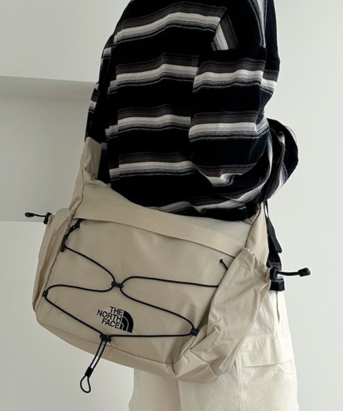 THE NORTH FACE(ザノースフェイス)の「◇THE NORTH FACE◇ WHITE LABEL 正規品/ボレアリス ショルダー バッグ BOREALIS SHOULDER BAG(メッセンジャーバッグ・レディース・ベージュ/カーキ/ブラック・FREE)」の14枚目の写真