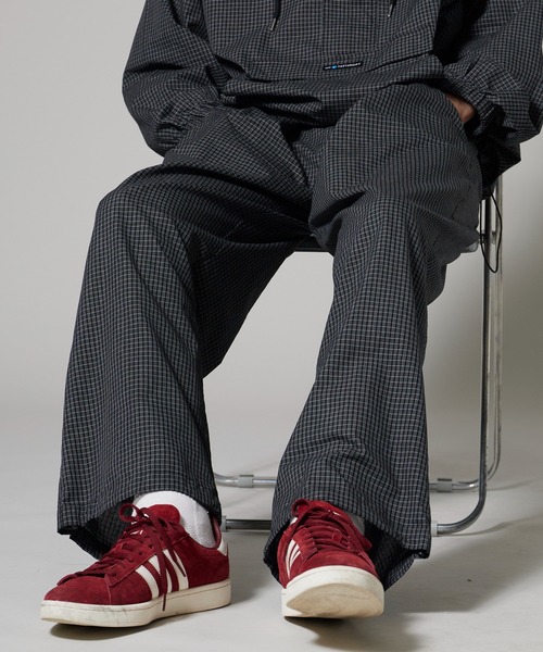 OK YESTERDAY(オッケーイエスタデイ)の「OK YESTERDAY / オーケー イエスタデイ 2タック ワイド イージーパンツ / 2-TUCK WIDE EASY PANTS / 秋 秋服 2026年秋冬(その他パンツ・メンズ・ブラック系その他/ブルー/ブラック/カーキ/ネイビー/ブラック系1/ネイビー系1/ブルー系その他/ブラウン系その他/ブラウン系1/ブラック系その他2・M/L)」の4枚目の写真