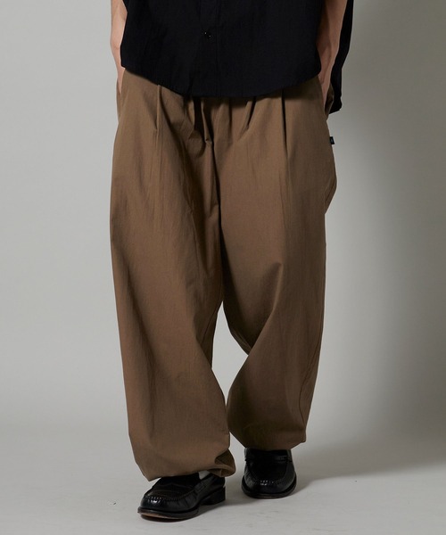 OK YESTERDAY(オッケーイエスタデイ)の「OK YESTERDAY / オーケー イエスタデイ 2タック ワイド イージーパンツ / 2-TUCK WIDE EASY PANTS / 2026年 夏 夏服(その他パンツ・メンズ・ブラック系その他/ブルー/ブラック/カーキ/ネイビー・M/L)」の4枚目の写真