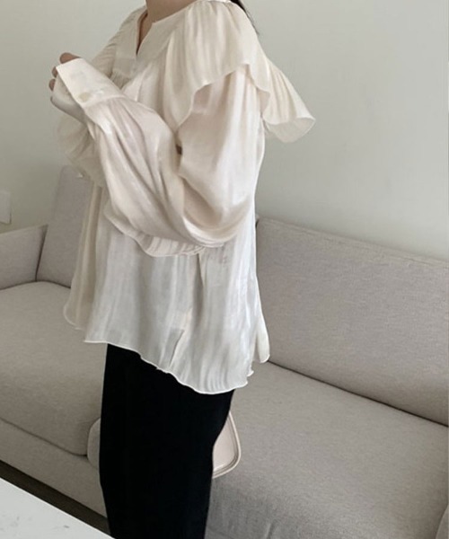 SallyLunn（サリーラン）の「Vネック フリルギャザーブラウス（シャツ/ブラウス・レディース・ホワイト/ブラック・LARGE/MEDIUM）」の9枚目の写真
