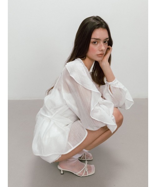 MOIFAIRE(モイフェア)の「FRILL BELTED BLOUSE / WHITE(シャツ/ブラウス・レディース・ホワイト・OS)」の3枚目の写真