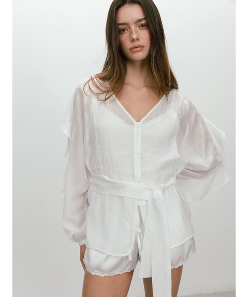 MOIFAIRE(モイフェア)の「FRILL BELTED BLOUSE / WHITE(シャツ/ブラウス・レディース・ホワイト・OS)」の4枚目の写真