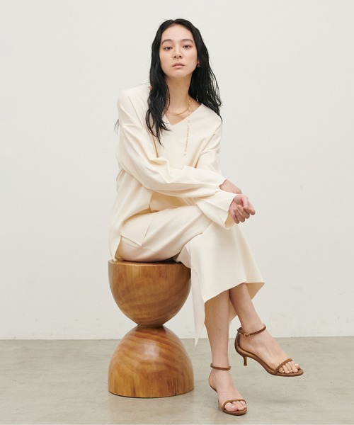 LARUTA（ラルータ）の「【LARUTA】UV接触冷感シンプルIラインニットスカート（スカート・レディース・グレー/ブラック/ブルー/オフホワイト・FREE）」の9枚目の写真