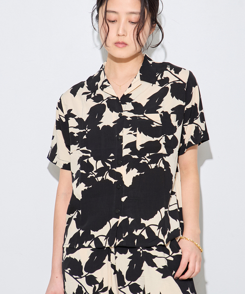 journal standard L'essage（ジャーナルスタンダードレサージュ）の「別注【LUSANA / ルサーナ】TINA SHIRTS：シャツ（シャツ/ブラウス・レディース・ブラック系その他/オートミール・SMALL）」の4枚目の写真