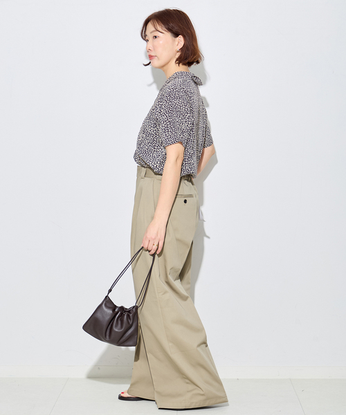 journal standard L'essage（ジャーナルスタンダードレサージュ）の「別注【LUSANA / ルサーナ】TINA SHIRTS：シャツ（シャツ/ブラウス・レディース・ブラック系その他/オートミール・SMALL）」の8枚目の写真