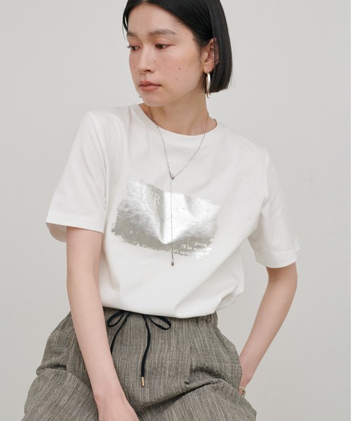 LARUTA(ラルータ)の「【LARUTA】汗染み防止箔ロゴT(Tシャツ/カットソー・レディース・スミクロ/オフホワイト/ブラウン・FREE)」の2枚目の写真