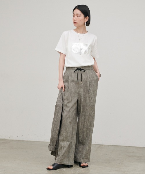LARUTA(ラルータ)の「【LARUTA】汗染み防止箔ロゴT(Tシャツ/カットソー・レディース・スミクロ/オフホワイト/ブラウン・FREE)」の12枚目の写真