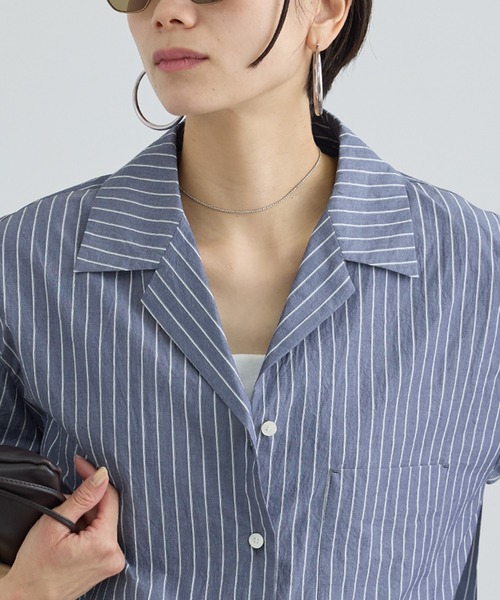 SALON adam et rope'(サロン アダム エ ロペ)の「エンザイムコットンオープンカラーシャツ / FABRICA(シャツ/ブラウス・レディース・ブルー系その他4/ベージュ・FREE)」の3枚目の写真