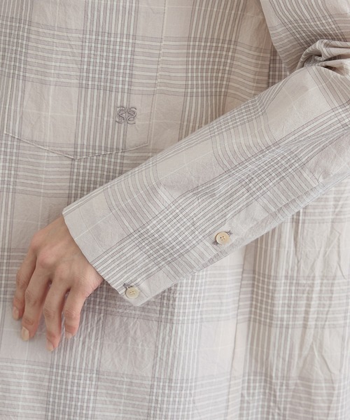 SALON adam et rope'(サロン アダム エ ロペ)の「エンザイムコットンオープンカラーシャツ / FABRICA(シャツ/ブラウス・レディース・ブルー系その他4/ベージュ・FREE)」の15枚目の写真