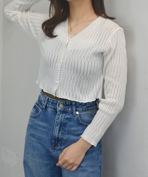 ALTROSE(アルトローズ)の「【2026SS】シアーVネック カーディガン(カーディガン/ボレロ・レディース・ブラック/ホワイト/グリーン・FREE)」の12枚目の写真
