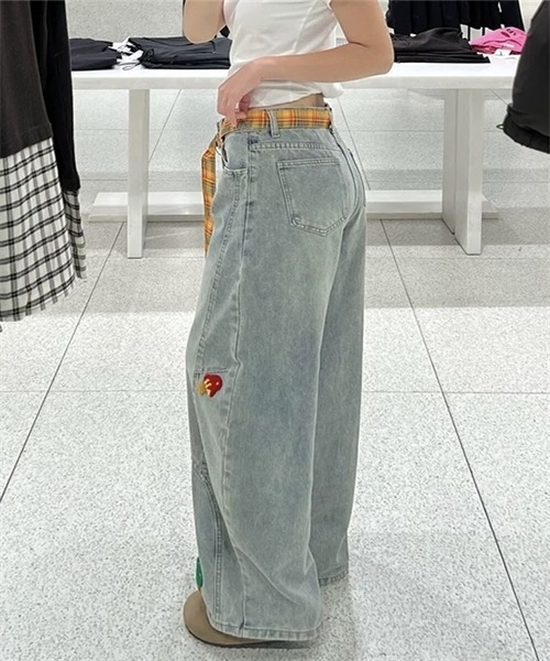 FREE STYLISTS(フリー スタイリスト)の「ウエストチェックリボン キノコモチーフワイドデニムパンツ(デニムパンツ・レディース・ブルー・S/M/L/XL)」の10枚目の写真
