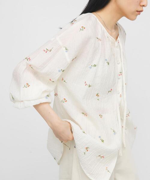 KBF(ケイビーエフ)の「『STAFF DESIGN PROJECT』2WAY刺繍ブラウス(シャツ/ブラウス・レディース・ブラック系その他/ブラウン系その他/ホワイト系その他・ONE)」の5枚目の写真