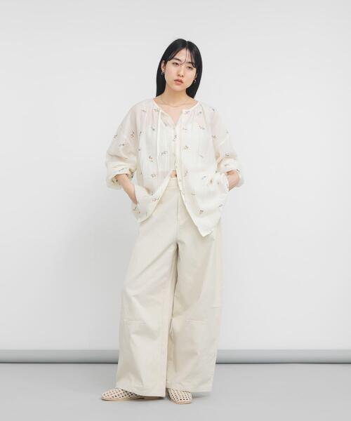 KBF(ケイビーエフ)の「『STAFF DESIGN PROJECT』2WAY刺繍ブラウス(シャツ/ブラウス・レディース・ブラック系その他/ブラウン系その他/ホワイト系その他・ONE)」の8枚目の写真