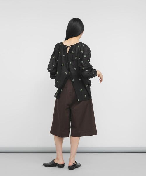 KBF(ケイビーエフ)の「『STAFF DESIGN PROJECT』2WAY刺繍ブラウス(シャツ/ブラウス・レディース・ブラック系その他/ブラウン系その他/ホワイト系その他・ONE)」の19枚目の写真