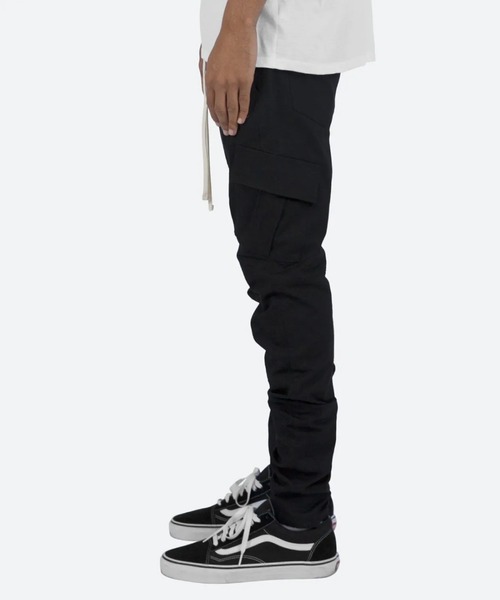 mnml(ミニマル)の「mnml【ミニマル】-CARGO DRAWCORD PANTS SLIM FIT(その他パンツ・メンズ・ブラック・M/L/XL)」の4枚目の写真