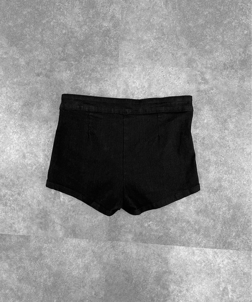 LVEU.(ラブユ.)の「【LVEU.】フロントボタンショートパンツ / ボトムス パンツ ハイウエスト ショートパンツ ボタン ZOZOTOWN限定(その他パンツ・レディース・ブラック・FREE)」の3枚目の写真