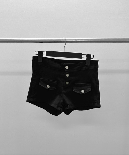 LVEU.(ラブユ.)の「【LVEU.】フロントボタンショートパンツ / ボトムス パンツ ハイウエスト ショートパンツ ボタン ZOZOTOWN限定(その他パンツ・レディース・ブラック・FREE)」の2枚目の写真