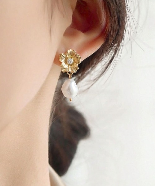 YU-KA:ドロップパールフラワーイヤリング Drop Pearl Flower Earrings