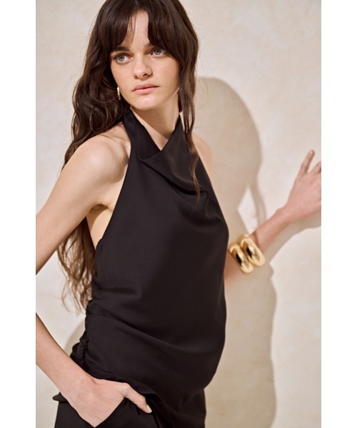 Estella.K(エステラケー)の「Evianna Top ホルタードレープトップ(シャツ/ブラウス・レディース・ブラック/オフホワイト/サックスブルー・FREE)」の21枚目の写真