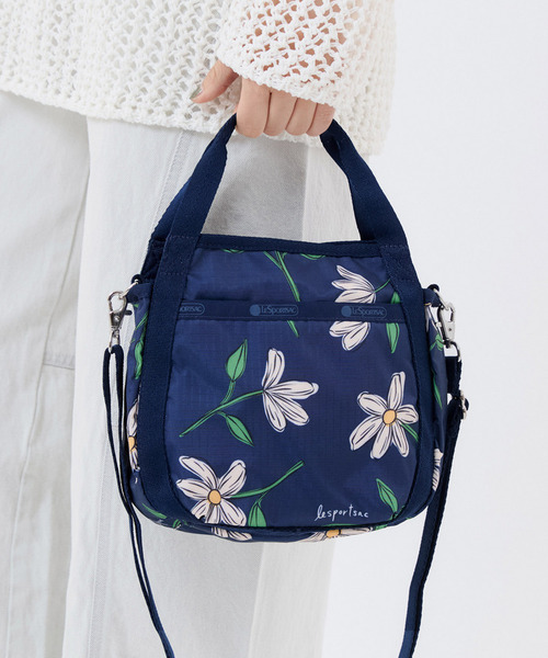 LeSportsac(レスポートサック)の「SMALL JENNI フローラルブルームズネイビー(ショルダーバッグ・レディース・ブルー・FREE)」の2枚目の写真