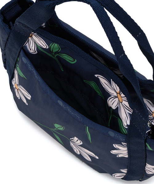 LeSportsac(レスポートサック)の「SMALL JENNI フローラルブルームズネイビー(ショルダーバッグ・レディース・ブルー・FREE)」の9枚目の写真