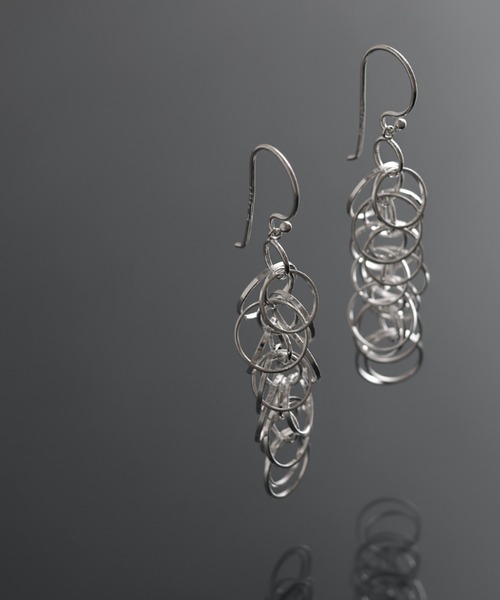 YArKA（ヤーカ）の「【YArKA/ヤーカ】multiple circles design earring(pierce) [tju SICA15] / 多重円のデザインピアス（ピアス（両耳用）・レディース・シルバー・FREE）」の3枚目の写真