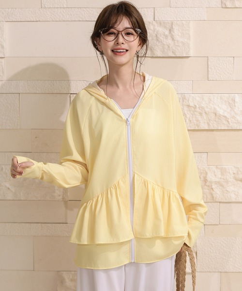 TeddyShop(テディショップ)の「【UVカット率99%/UPF50+/フード・サムホール付き/ふわっと超軽量】お尻が隠れる絶妙丈感。長袖ストライプ柄ティアードフリルラッシュガードパーカー(パーカー・レディース・ブルー/イエロー・S/L/M/LL)」の12枚目の写真