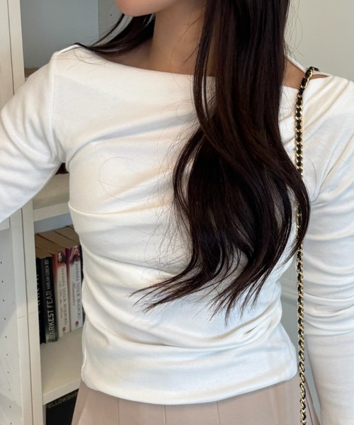 mineng（マイング）の「【2way/4カラー】オフショルドレープTシャツ（Tシャツ/カットソー・レディース・ピンク/ベージュ/ブラック/アイボリー・FREE）」の6枚目の写真