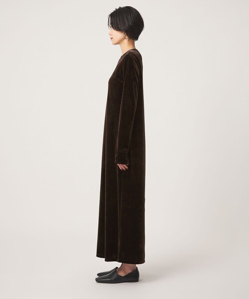 green label relaxing（グリーンレーベルリラクシング）の「［size SHORTあり］ベロア ロングスリーブ ワンピース（ワンピース・レディース・ダークブラウン/ベージュ/ブラック・SHORT/FREE）」の9枚目の写真