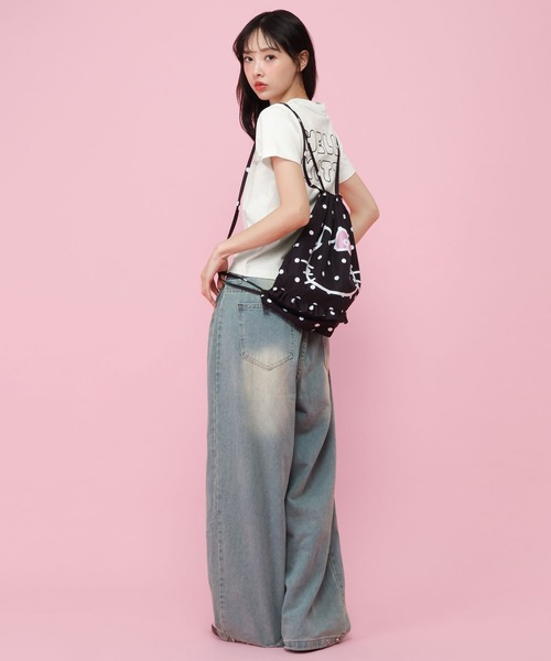 ALAND(エーランド)の「【ハローキティ】AロゴTシャツ(Tシャツ/カットソー・レディース・ブラック/ホワイト・SMALL/LARGE)」の6枚目の写真