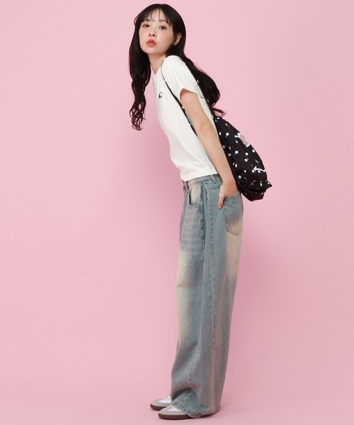 ALAND(エーランド)の「【ハローキティ】AロゴTシャツ(Tシャツ/カットソー・レディース・ブラック/ホワイト・SMALL/LARGE)」の5枚目の写真