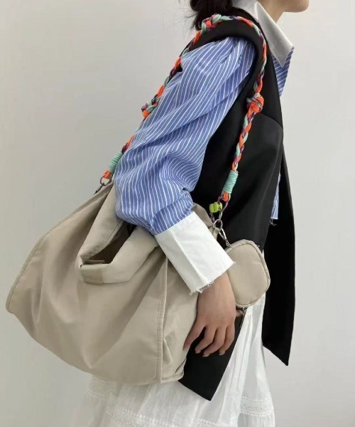 LETee（レティー）の「カラフルロープが目を惹く！大容量でデイリーに活躍するカジュアルショルダーバッグ（トートバッグ・レディース・グレー/パープル/ブラック・FREE）」の12枚目の写真