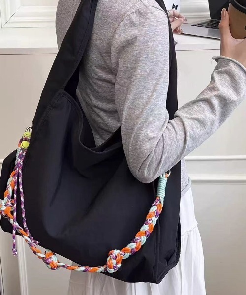 LETee（レティー）の「カラフルロープが目を惹く！大容量でデイリーに活躍するカジュアルショルダーバッグ（トートバッグ・レディース・グレー/パープル/ブラック・FREE）」の13枚目の写真