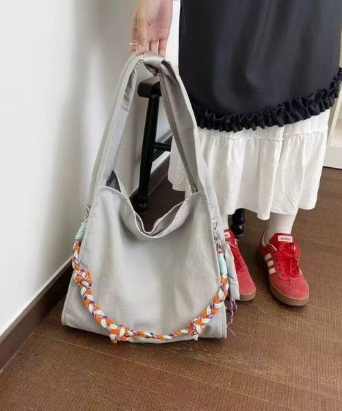 LETee（レティー）の「カラフルロープが目を惹く！大容量でデイリーに活躍するカジュアルショルダーバッグ（トートバッグ・レディース・グレー/パープル/ブラック・FREE）」の16枚目の写真