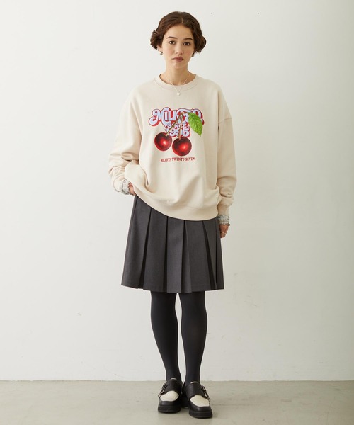 MILKFED.（ミルクフェド）の「CHERRY LOGO SWEAT TOP（スウェット・レディース・オフホワイト/ネイビー/ライトパープル・L/M）」の4枚目の写真
