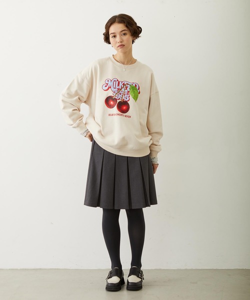 MILKFED.（ミルクフェド）の「CHERRY LOGO SWEAT TOP（スウェット・レディース・オフホワイト/ネイビー/ライトパープル・L/M）」の5枚目の写真