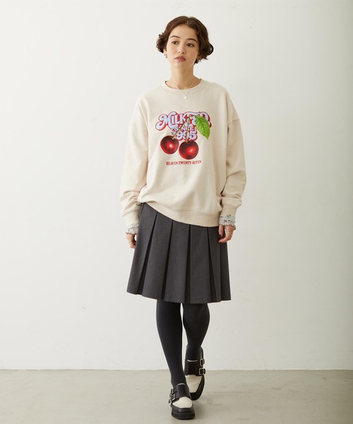 MILKFED.（ミルクフェド）の「CHERRY LOGO SWEAT TOP（スウェット・レディース・オフホワイト/ネイビー/ライトパープル・L/M）」の6枚目の写真