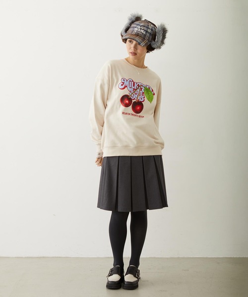 MILKFED.（ミルクフェド）の「CHERRY LOGO SWEAT TOP（スウェット・レディース・オフホワイト/ネイビー/ライトパープル・L/M）」の9枚目の写真