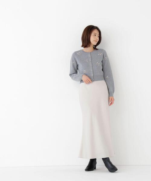 NATURAL BEAUTY BASIC(ナチュラルビューティーベーシック)の「バイアスサテンナロースカート(スカート・レディース・ベージュ/ブラック/オフホワイト・MEDIUM/SMALL)」の22枚目の写真