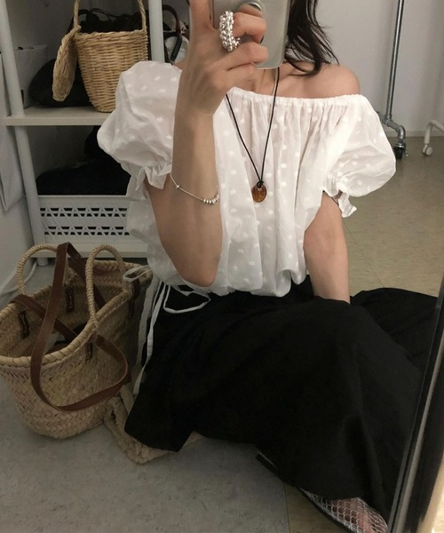Girly Doll(ガーリードール)の「オフショル刺繍入りパフスリーブブラウス(シャツ/ブラウス・レディース・ブラック/ホワイト・FREE)」の17枚目の写真